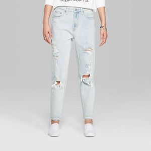 Women’s distressed jeans, high waist light wash